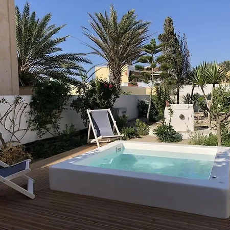 The Garden In Casa vacanze Oia (Santorini)